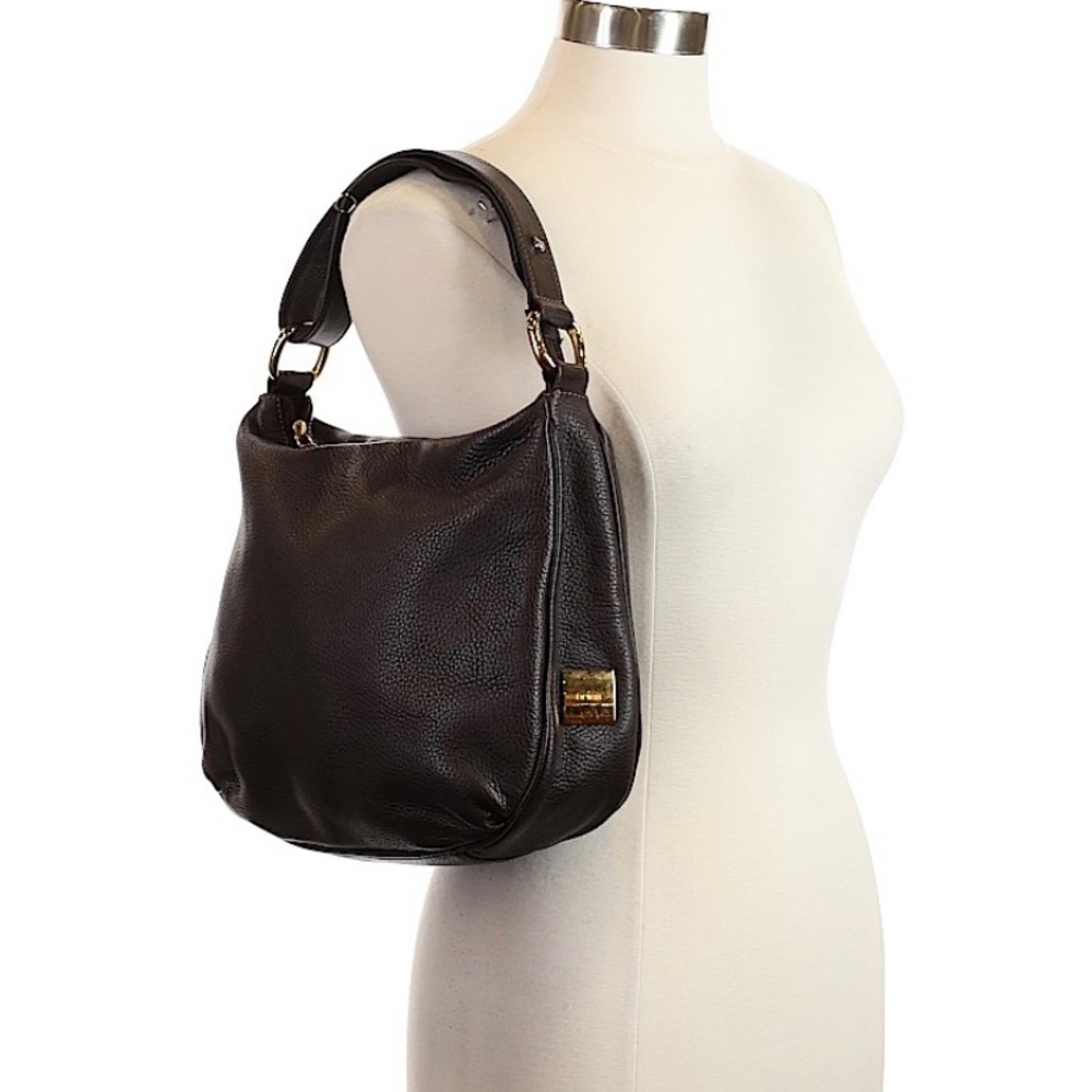Brown leather shoulder bag